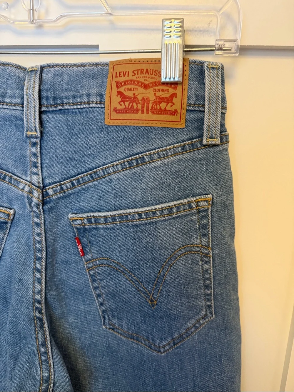 Levi’s Ribcage Straight Ankle Distressed Raw Hem Button Fly Jeans Size 24 Denim
